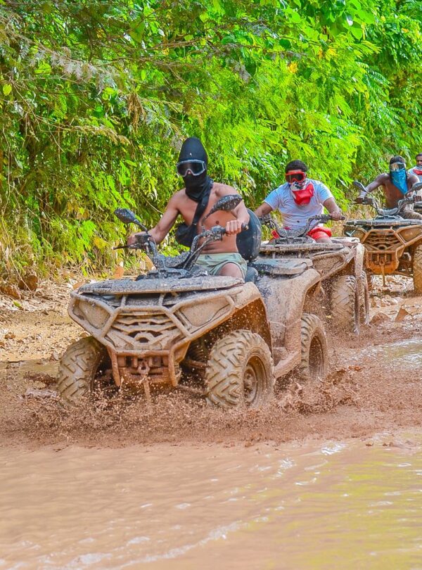 Aventura en buggy en la selva dominicana