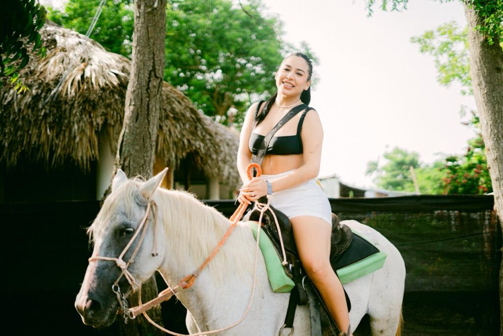 Cabalgata en la naturaleza dominicana