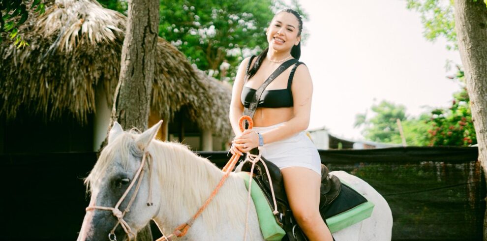 Cabalgata en la naturaleza dominicana